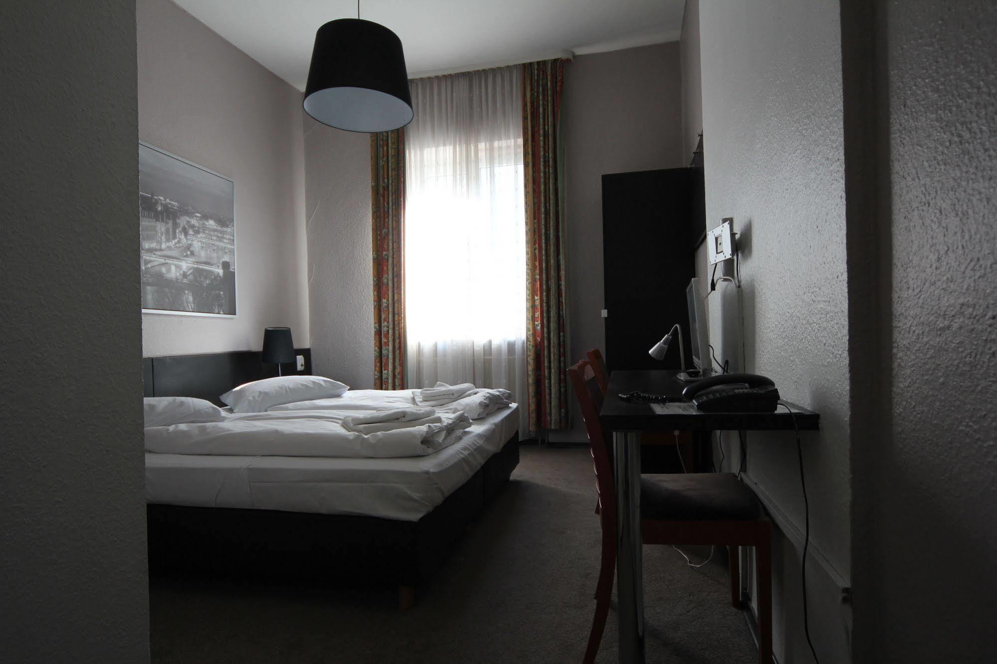 Carlton Hotel Frankfurt nad Mohanem Exteriér fotografie